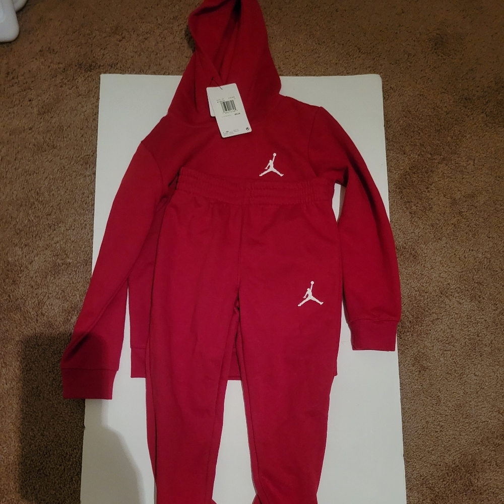 Size 7 big kids boys hoodie and sweat pants set new with tags nike jordan